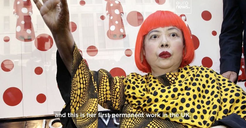 Video. Yayoi Kusama’nın Birleşik Krallık’taki ilk kalıcı kurulumu Londra’da