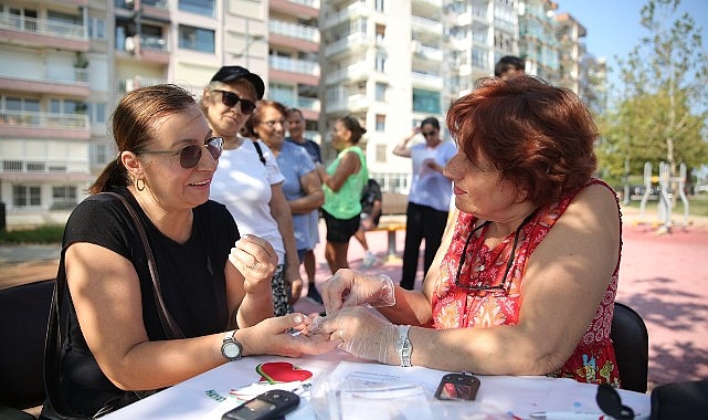 Konak parklarında sağlık var: Önce spor, sonra tarama – SAĞLIK