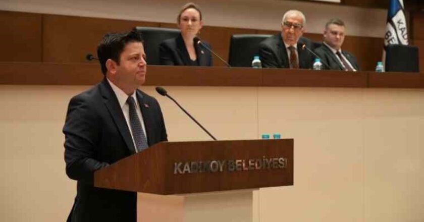 Meclis Başkanı Yardımcısı tutuldu … Kadakör Mesut Kösedağ’dan Belediye Başkanı “Orantılı” Hatırlatma – Son Dakika Siyasi Haberler