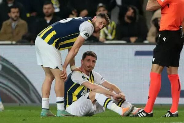 Fenerbahce, Mert Hakan Yakdaş’ın ameliyat geçirdiğini duyurdu