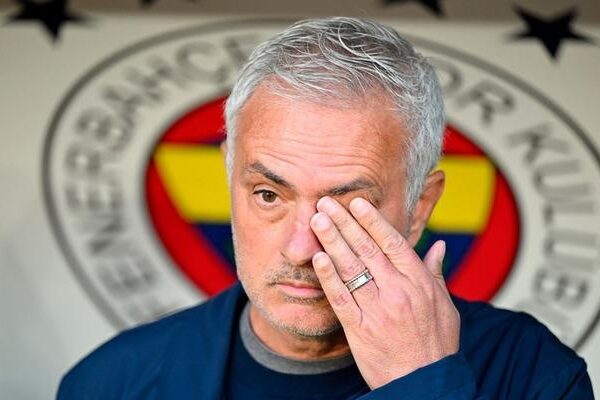 Muslera’nın cezasının kullanımını çok sert eleştirdi! Fenerbahçe Mourinho’nun koçu için çok şaşırtıcı bir gerçek ortaya çıktı