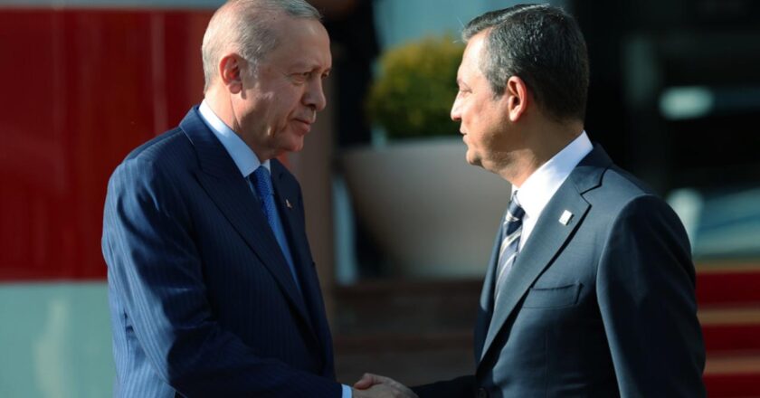 Cumhurbaşkanı Erdoğan’dan CHP Genel Başkanı Özel’e geçmiş olsun telefonu