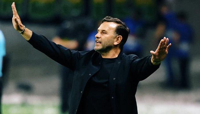 Galatasaray’da Okan Buruk galibiyete rağmen sitem etti! “Şampiyon olmak normalleştiriliyor”