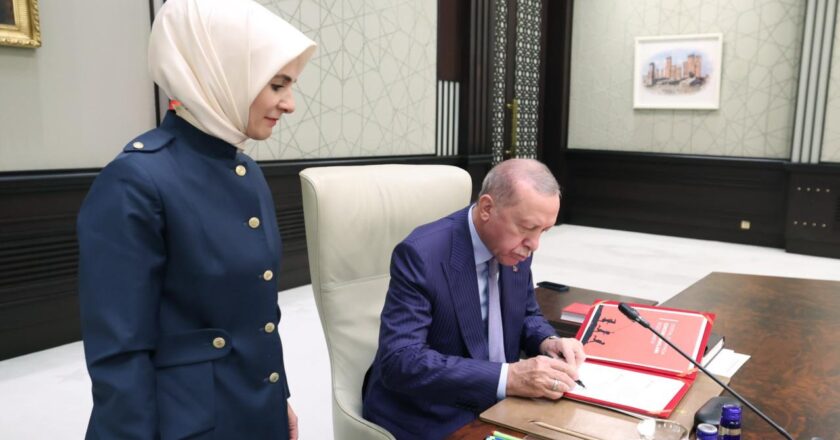 Cumhurbaşkanı Erdoğan Dijital Dünyada Çocuk Hakları Sözleşmesi'ni imzaladı