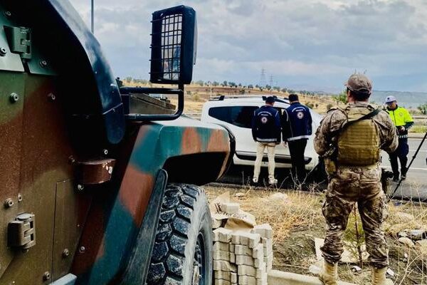81 ilde göçmen kaçakçılığı operasyonu! 169 organizatör yakalandı