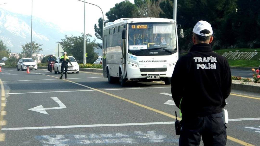 Muğla'da trafik kontrolleri sırasında 