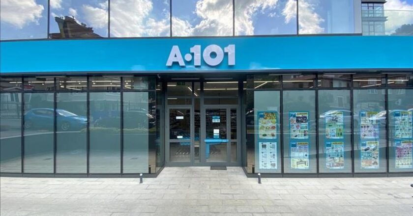 A101 11 Aralık 2025 Aktüel Ürünler: 70 İnç TV, Su Sebili, Motosiklet Ekipmanları ve Bavul Fırsatları!